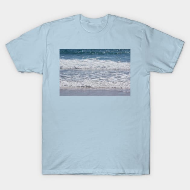 Waves T-Shirt by sma1050